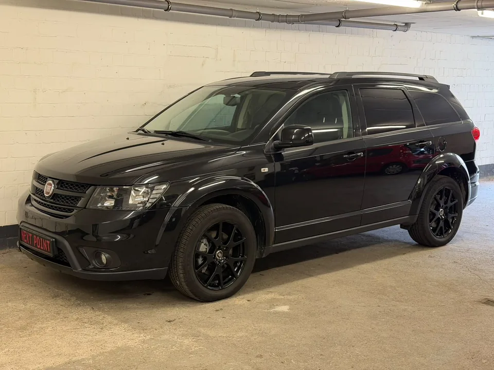 FIAT Freemont Freemont Black Code AWD, 1. Hand, 280 PS, V6